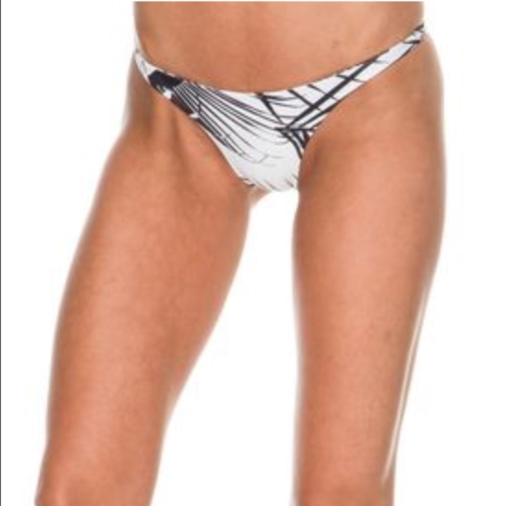 Mikoh Praia Skimpy Bottom