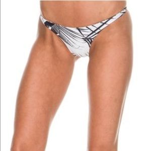 Mikoh Praia Skimpy Bottom