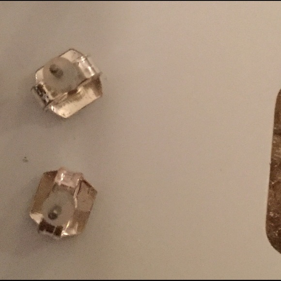 Black earrings - Picture 2 of 2