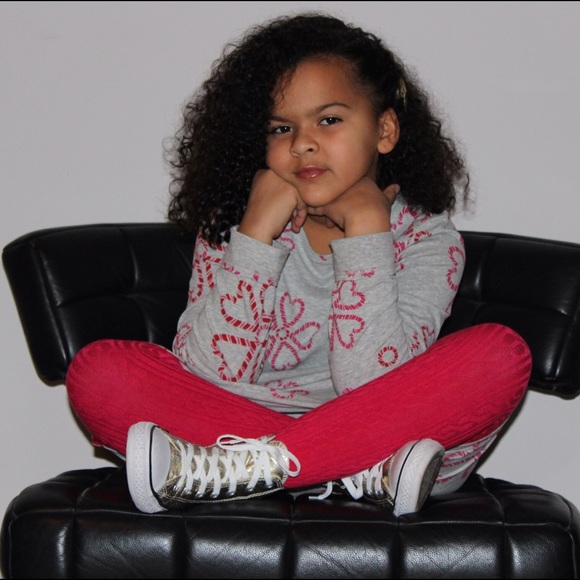 Meet your Posher, Demi - Picture 4 of 8