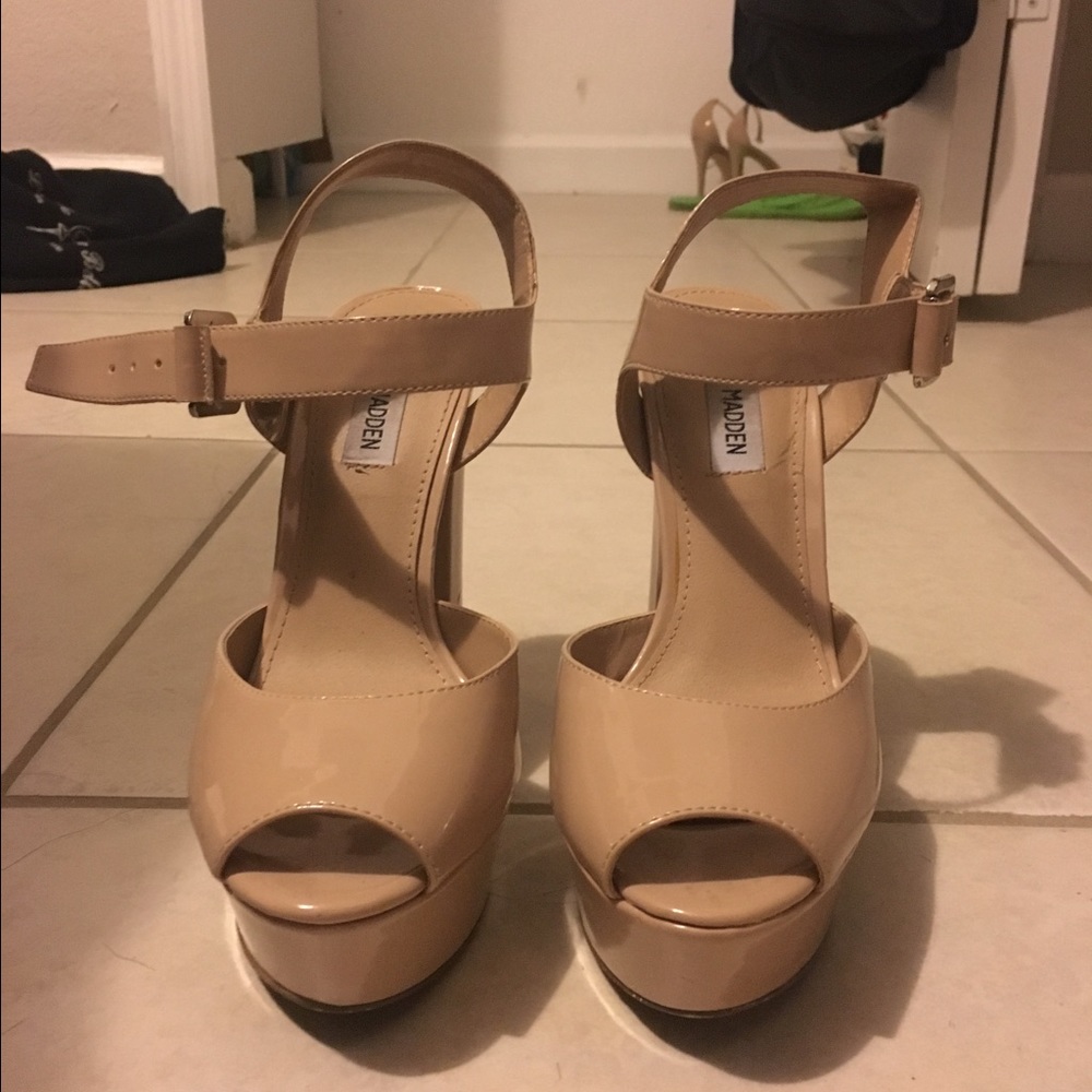 Steve Madden nude heels