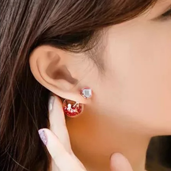 Flower Rhinestone Glass Stud Earrings. - Picture 2 of 2