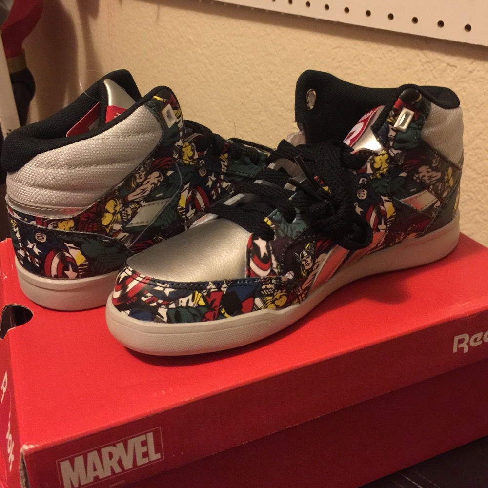 Reebok boy shoe