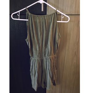 💐✨CUTE OLIVE ROMPER✨💐