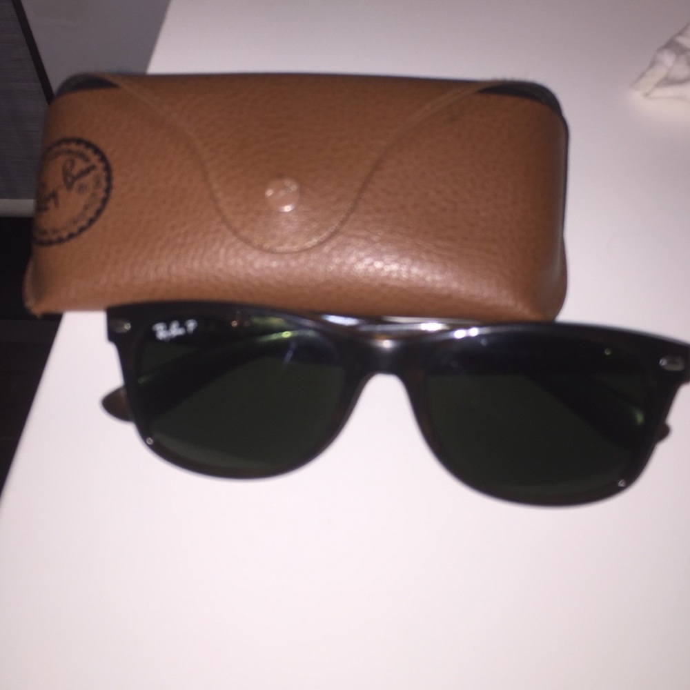 RAY BAN WAYFARERS