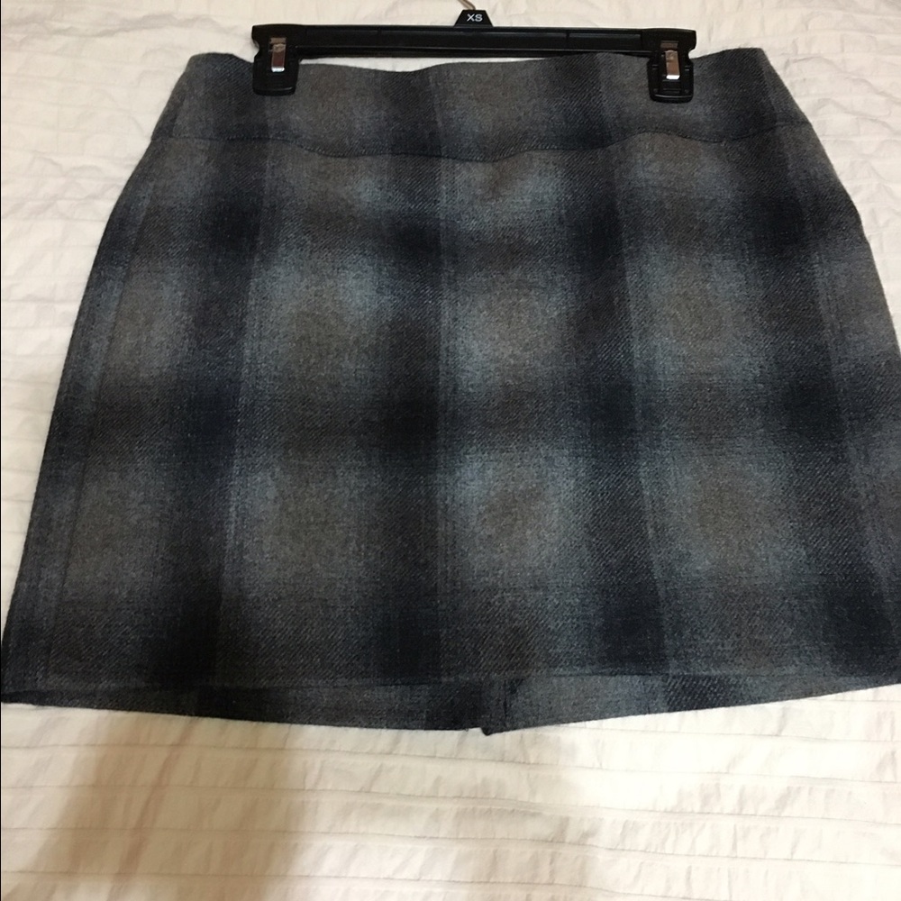 SOLD !!! Skirt the limited... make an offer