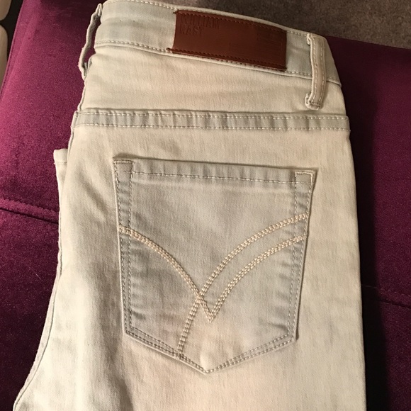 William Rast jeans - Picture 2 of 3