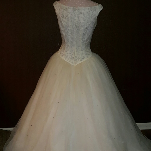 Lana Bisset Wedding Ball Gown - Picture 2 of 3