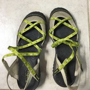 Water shoes