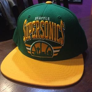 Mitchell & Ness Seattle Supersonics SnapBack🏀