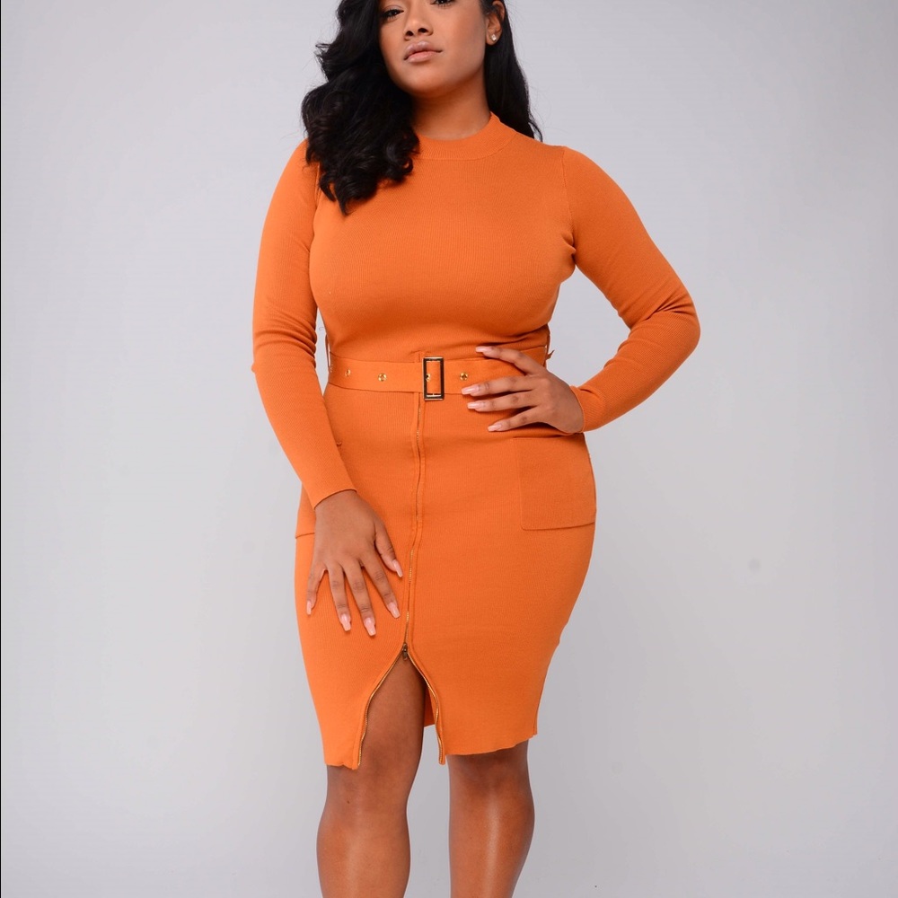PUMPKIN KNIT DRESS. BRAND NEW. SML. Available