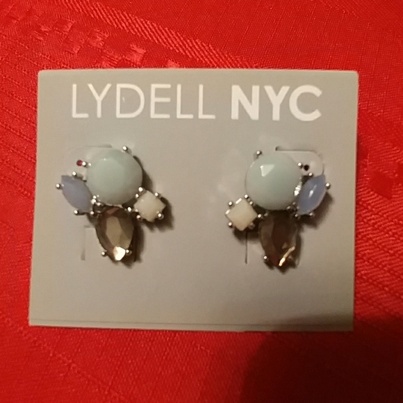 Earring Bundle - Picture 2 of 4