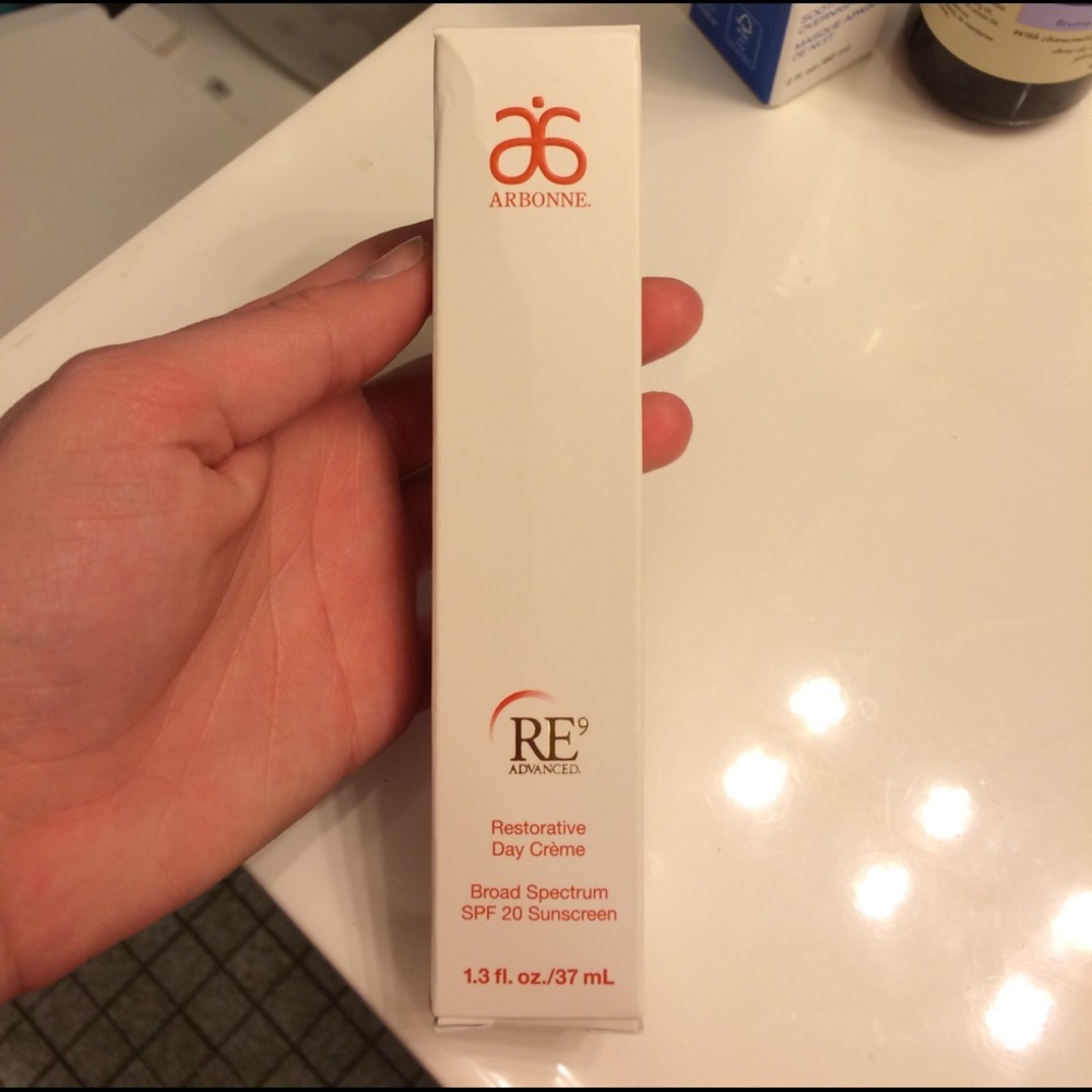 Arbonne restorative day cream