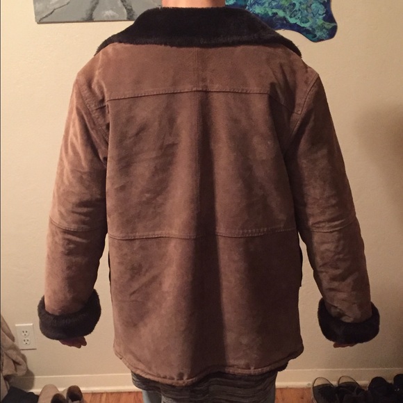 Suede coat lined with black plush faux shearling - Picture 2 of 3