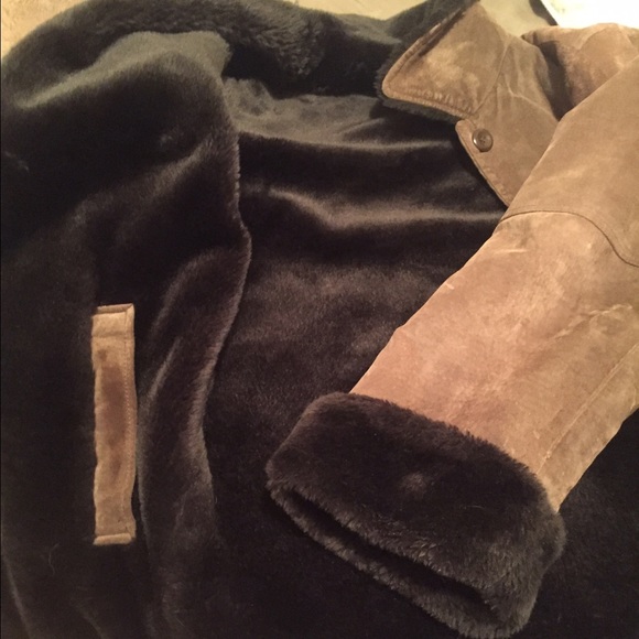 Suede coat lined with black plush faux shearling - Picture 3 of 3