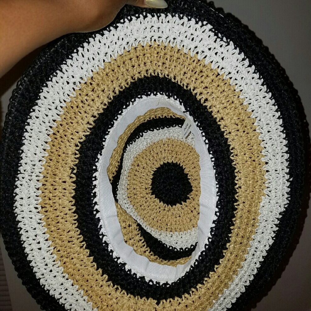 Straw hat - Picture 3 of 3