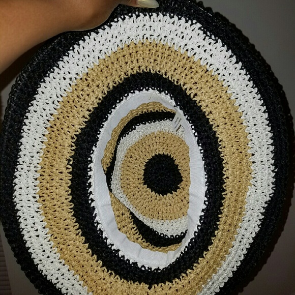 Straw hat - Picture 3 of 3