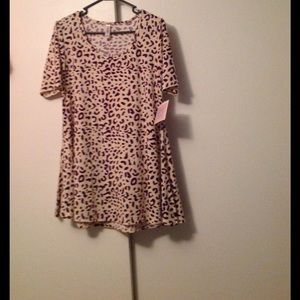 NWT Lularoe Perfect T - Size Small