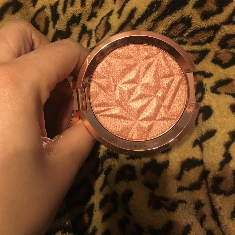Becca Cosmetics - Blushed Copper Skin Perfector