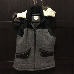 Mossimo Black and White Fur Trim Vest