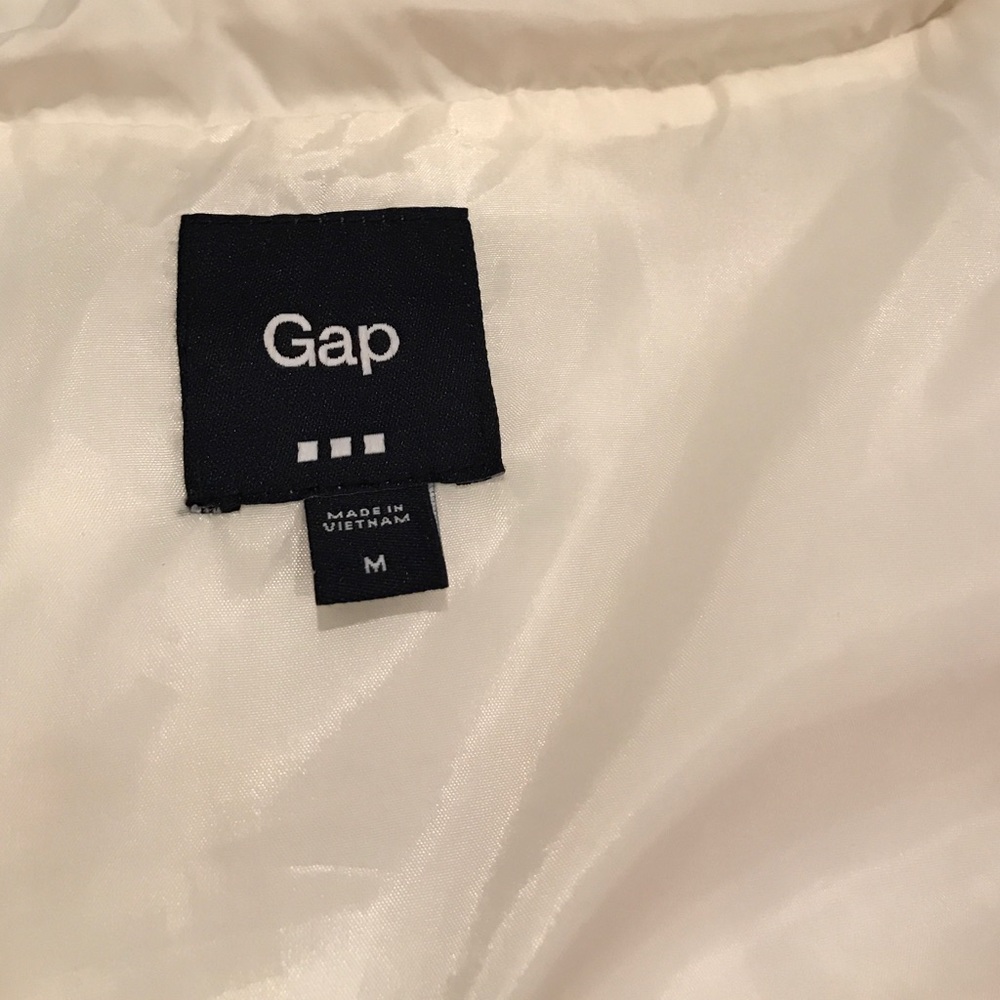 GAP vest - Picture 2 of 2