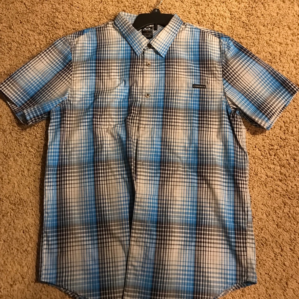 Mens Oakley button up shirt