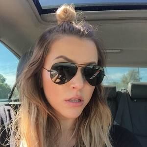 Meet your Posher, Elma