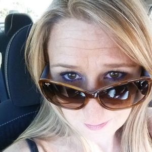 Meet your Posher, Meegan