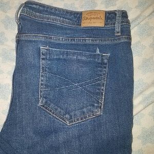 Aeropostale Chelsea boot leg jeans