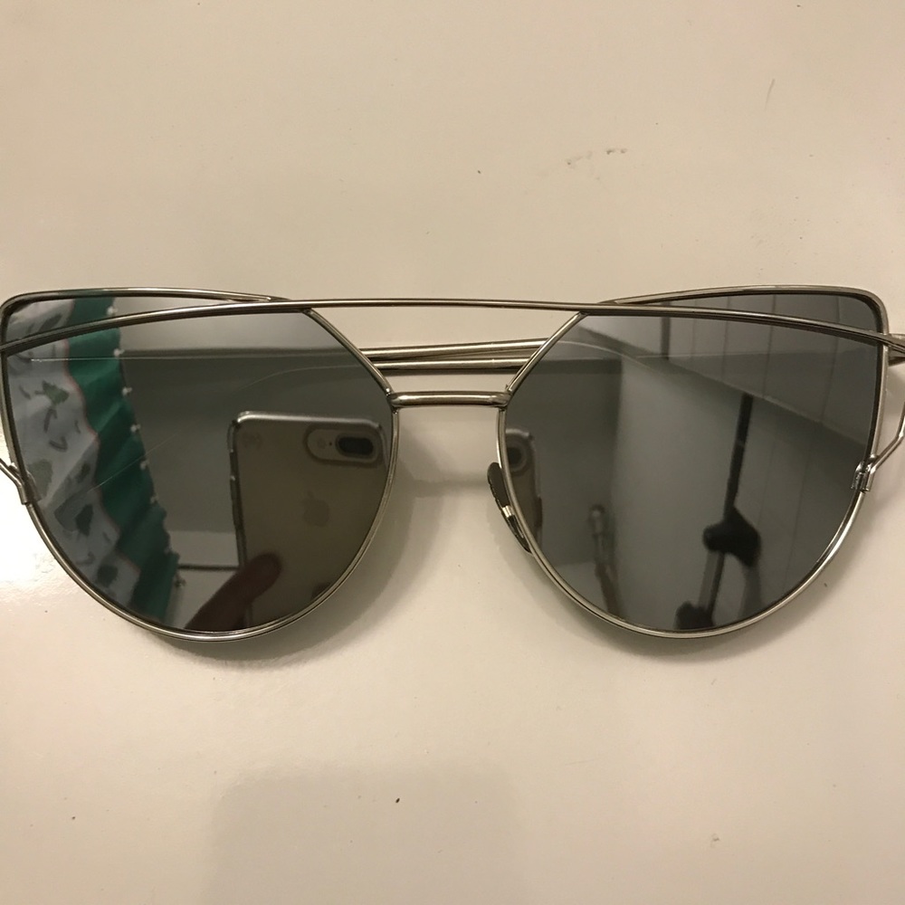 Silver Mirrored Sunglasses