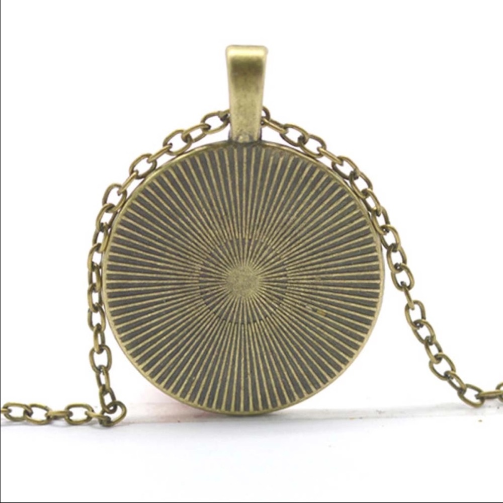 (O1) Trolls Princess Poppy Necklace - Picture 2 of 4