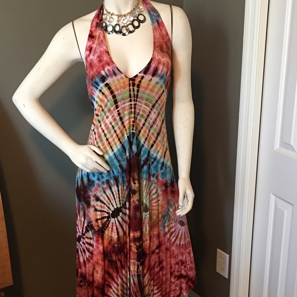Halter top sundress. Form fitting.