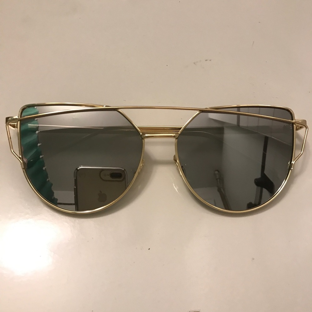 Gold Mirrored Sunglasses
