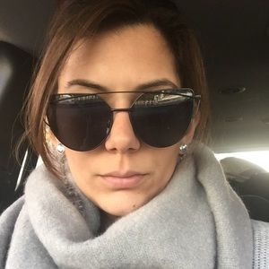 Meet your Posher, Gio