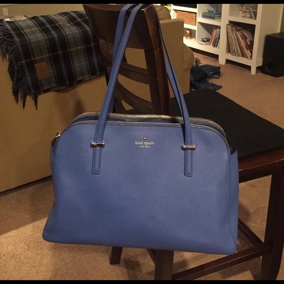 kate spade Handbags - Kate Spade purse with cover. Perfect for Spring!