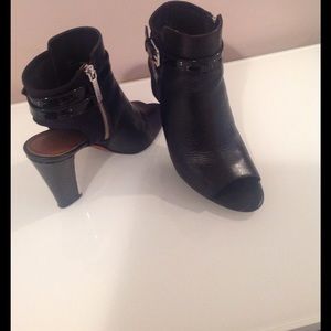 Donald J Pliner Shoes