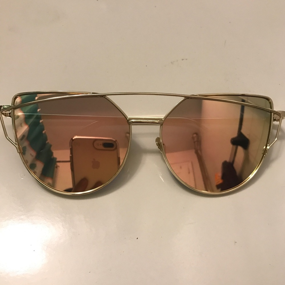 Rose Gold Mirrored Sunglasses