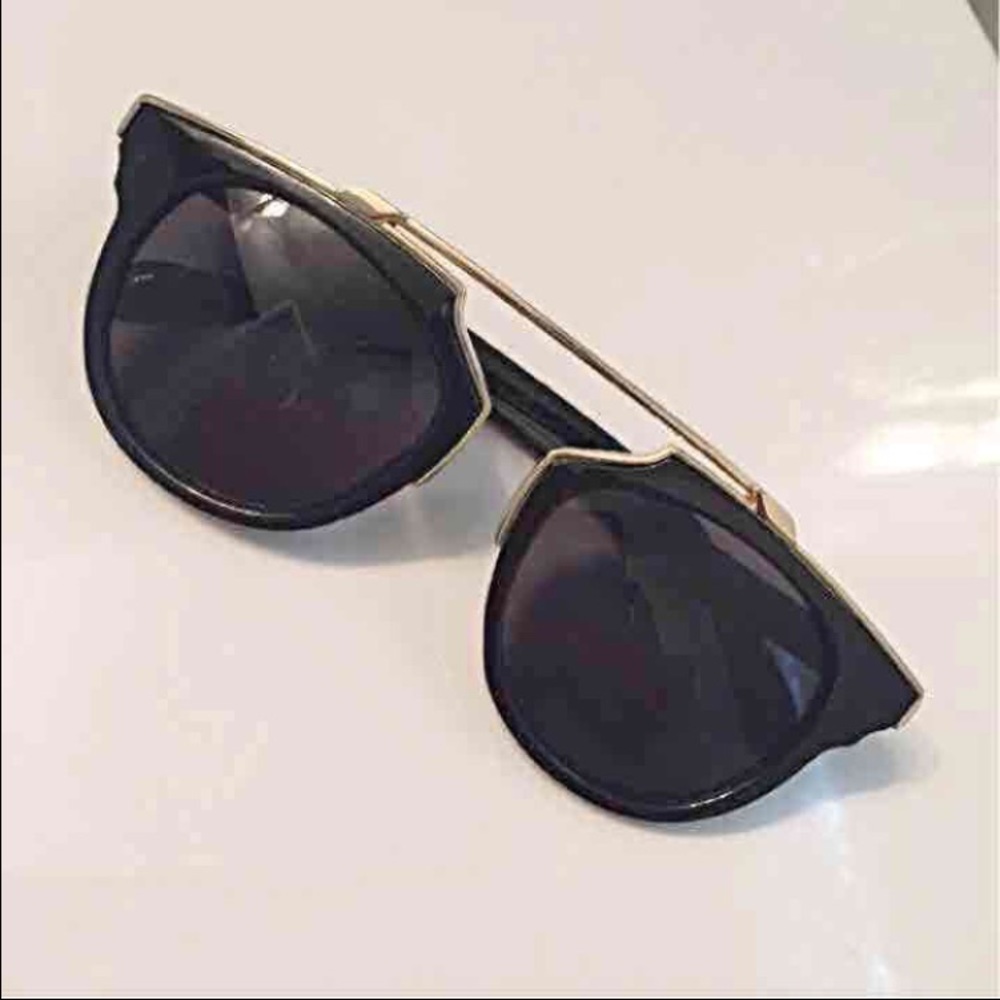 NEW Black & Gold Sunglasses 😎