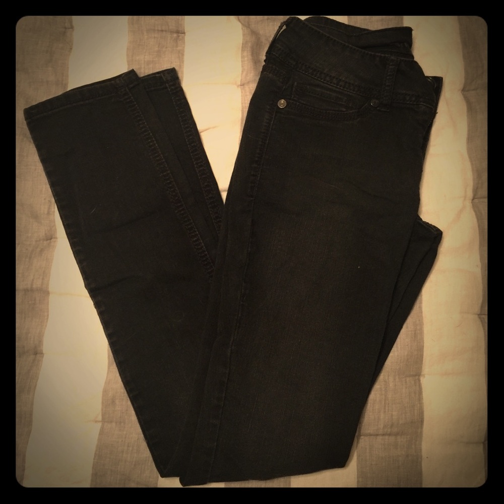 EUC vintage look black skinny jeans