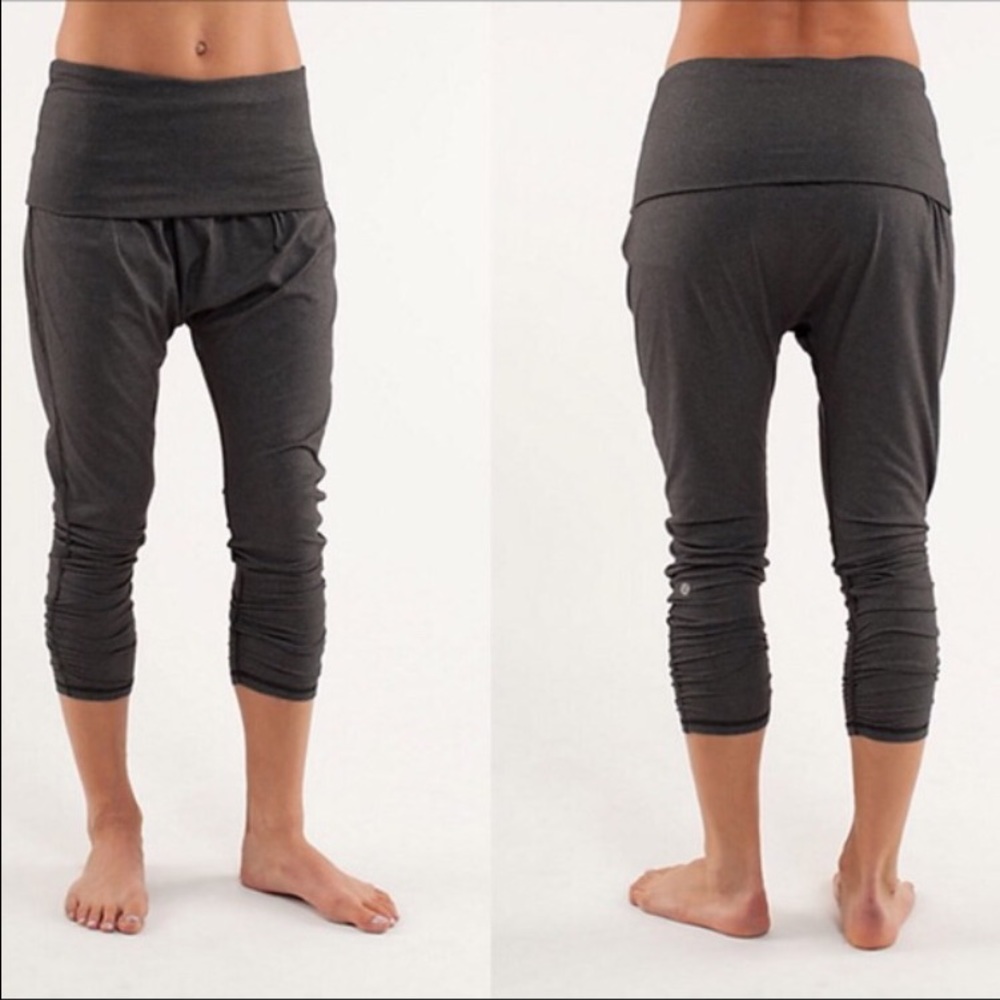 Lululemon hot and sweaty crop harem coal 4