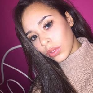 Meet your Posher, Ava