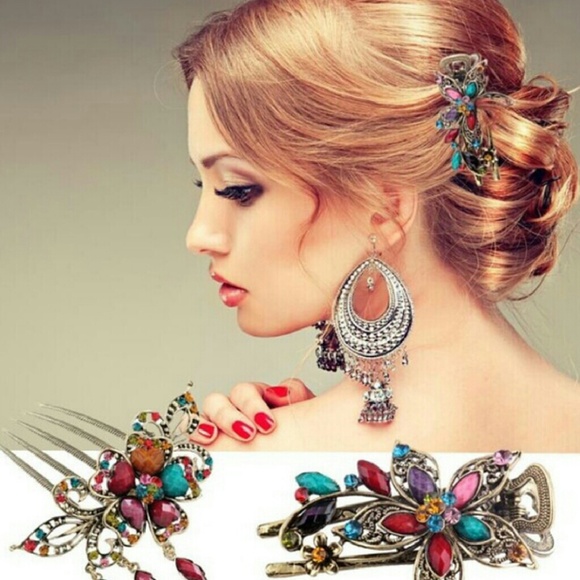 Accessories - 2 for 5$ Multi stone heart  hair accessory