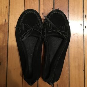 Minnetonka Suede Moccasin - Black -Size 8