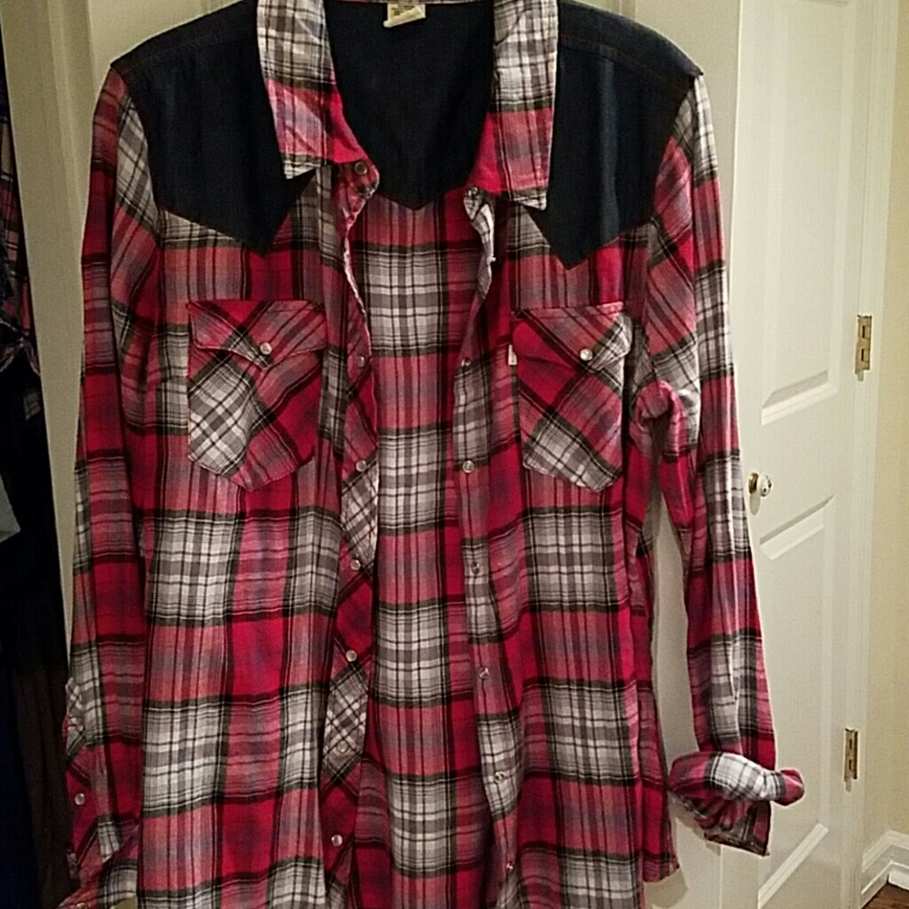 Button down plaid top - Picture 3 of 3
