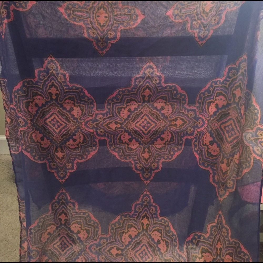 Pattern scarf - Picture 2 of 2