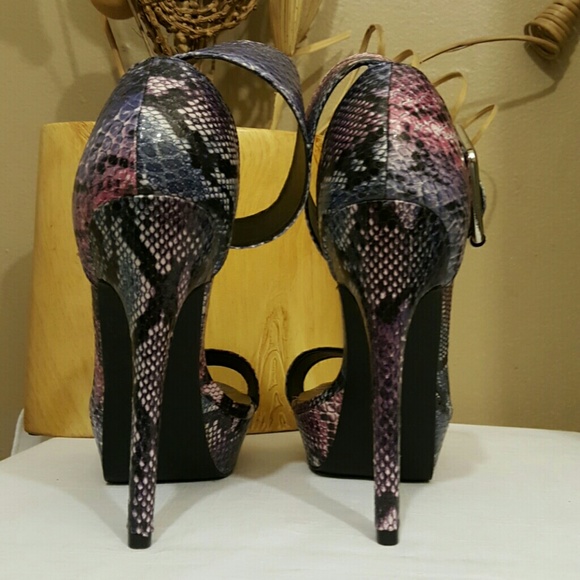 Stilettos - Picture 2 of 4