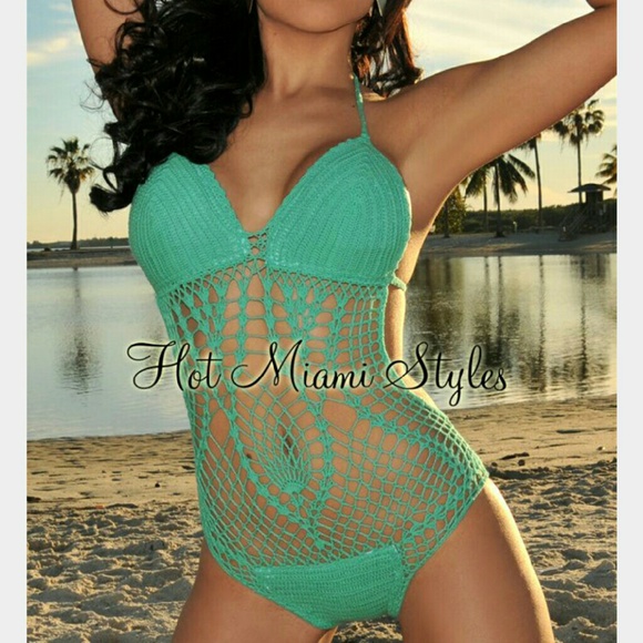 Bikini - Picture 3 of 4