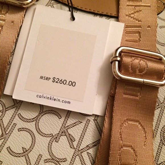 🚨🎁👛 Calvin Klein Backpack! 💕🎁 - Picture 2 of 3