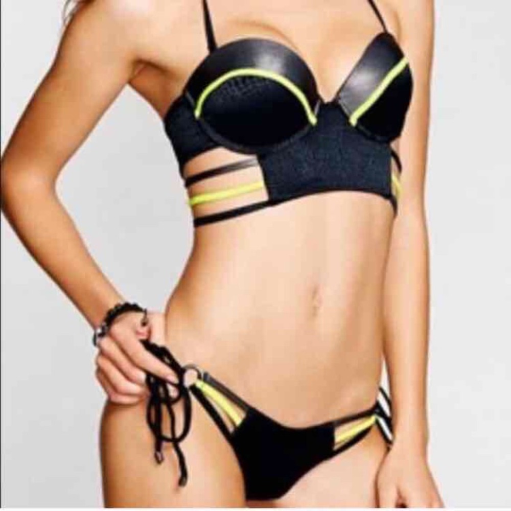 Rare beach bunny bikini NWT