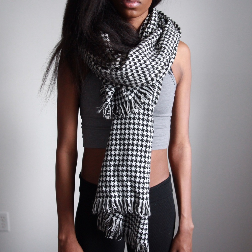 Houndstooth scarf